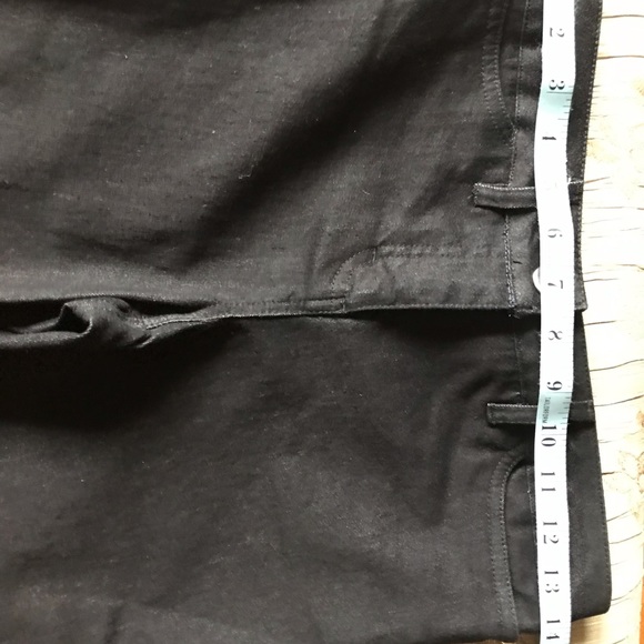 Dark blue Georges Rech jeans with subtil gold lines on the side - Picture 5 of 9